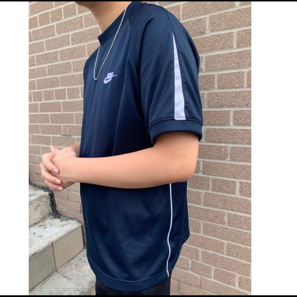🔥Nike Vintage Striped shirt🔥 - Picture 2 of 4
